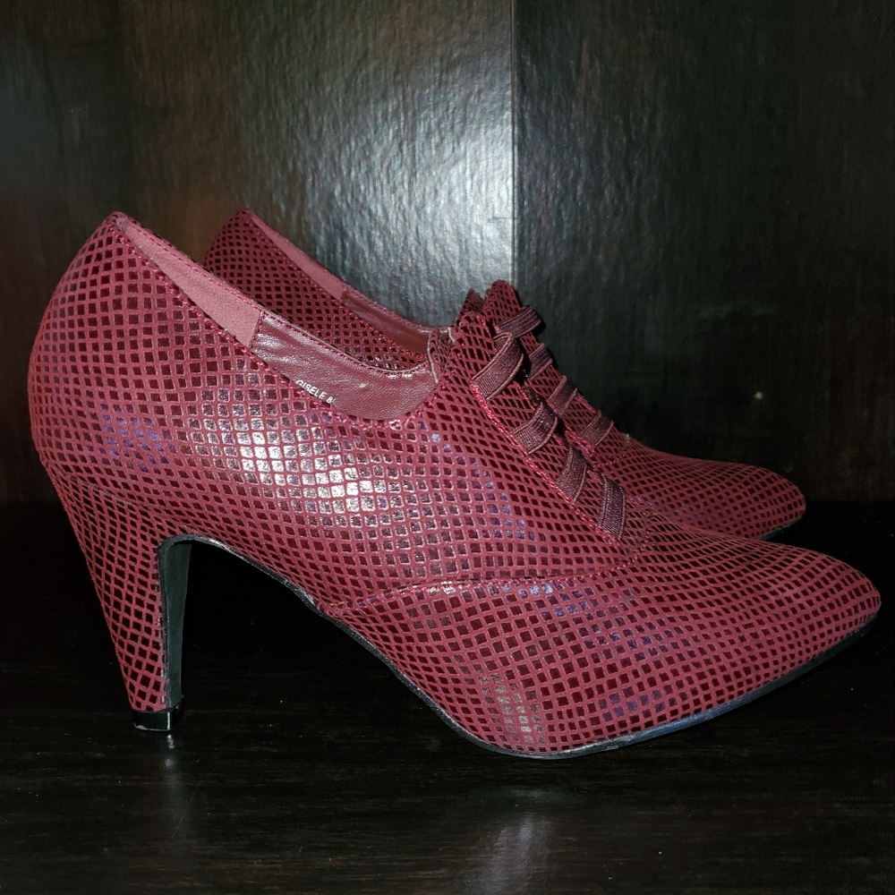 Bellini Women's Librarian Heels Maroon Size 8